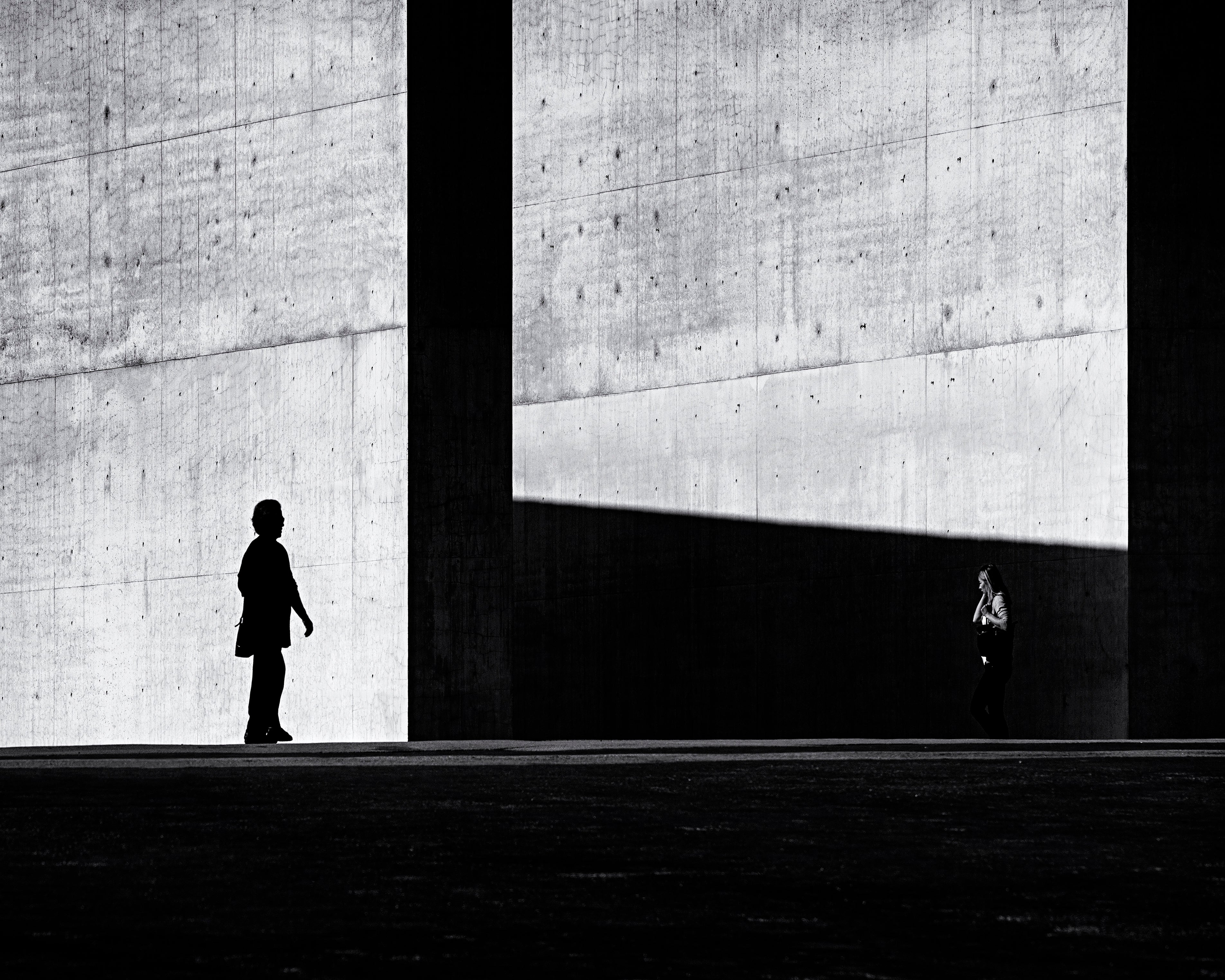 Between Light And Shadow – Poster Master
