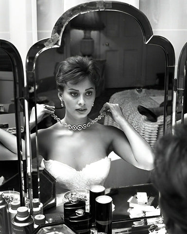 Sophia in Mirror