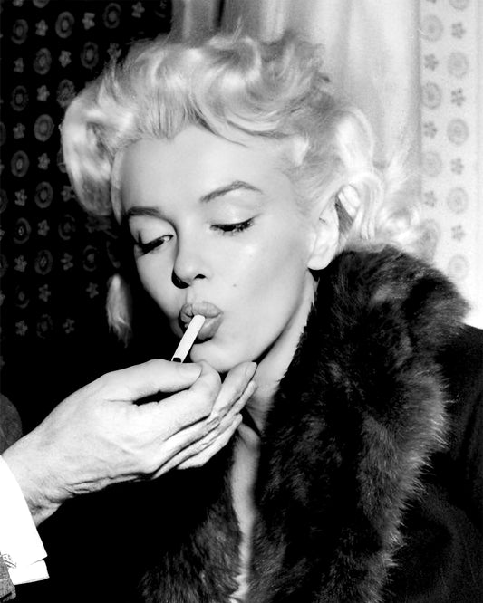 Marilyn Smoking in Party