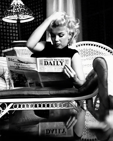 Marilyn Reading Newspaper
