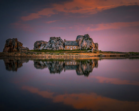 House Between the Rocks