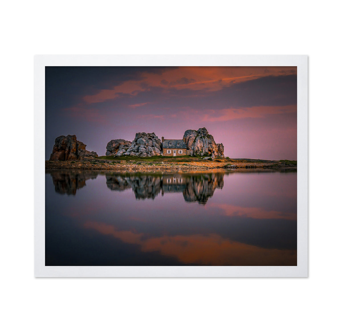 House Between the Rocks