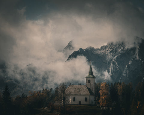 Echoes in the mist
