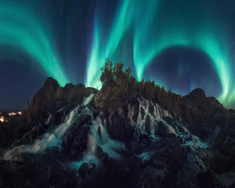 Northern Lights Over the Mountains