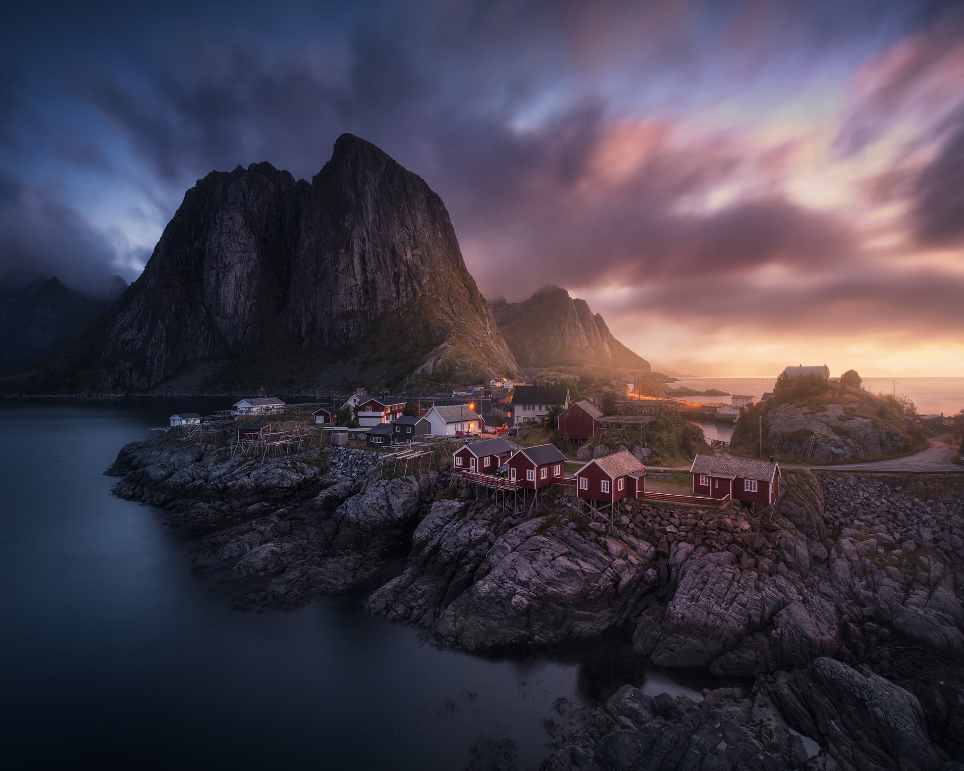 Hamnoy Dawn