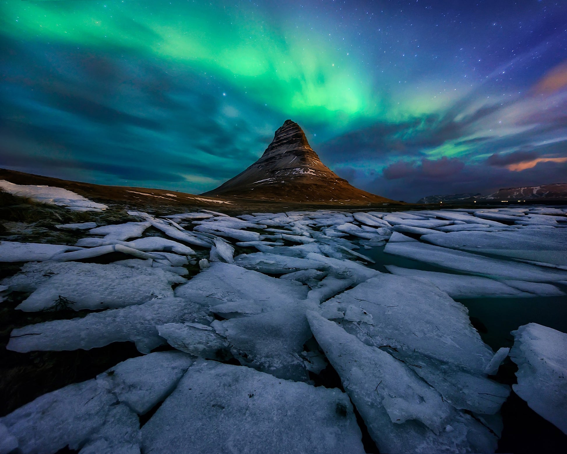 Aurora Over Kirkjufell