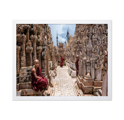 Monks at Kakku Pagodas