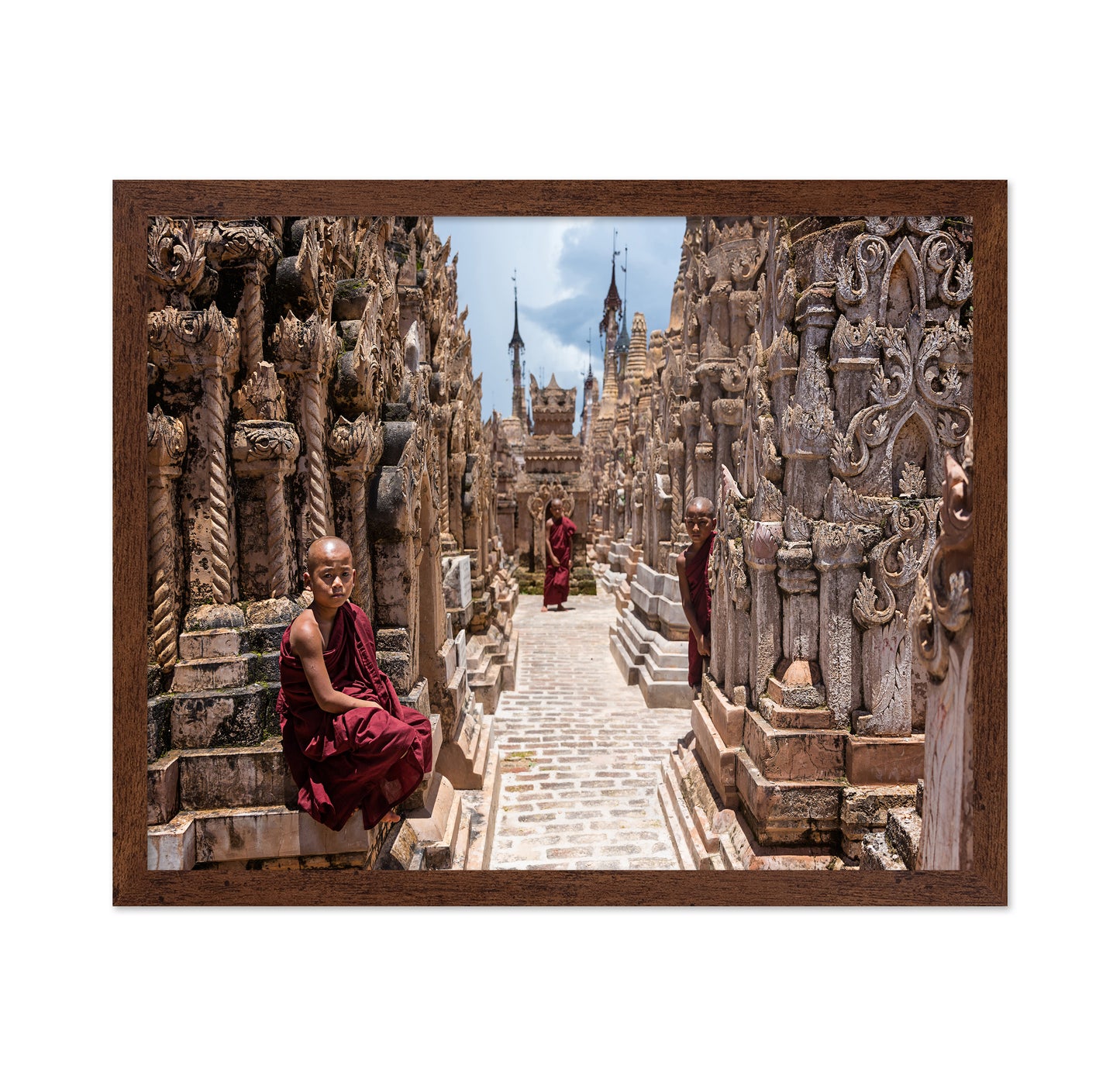 Monks at Kakku Pagodas