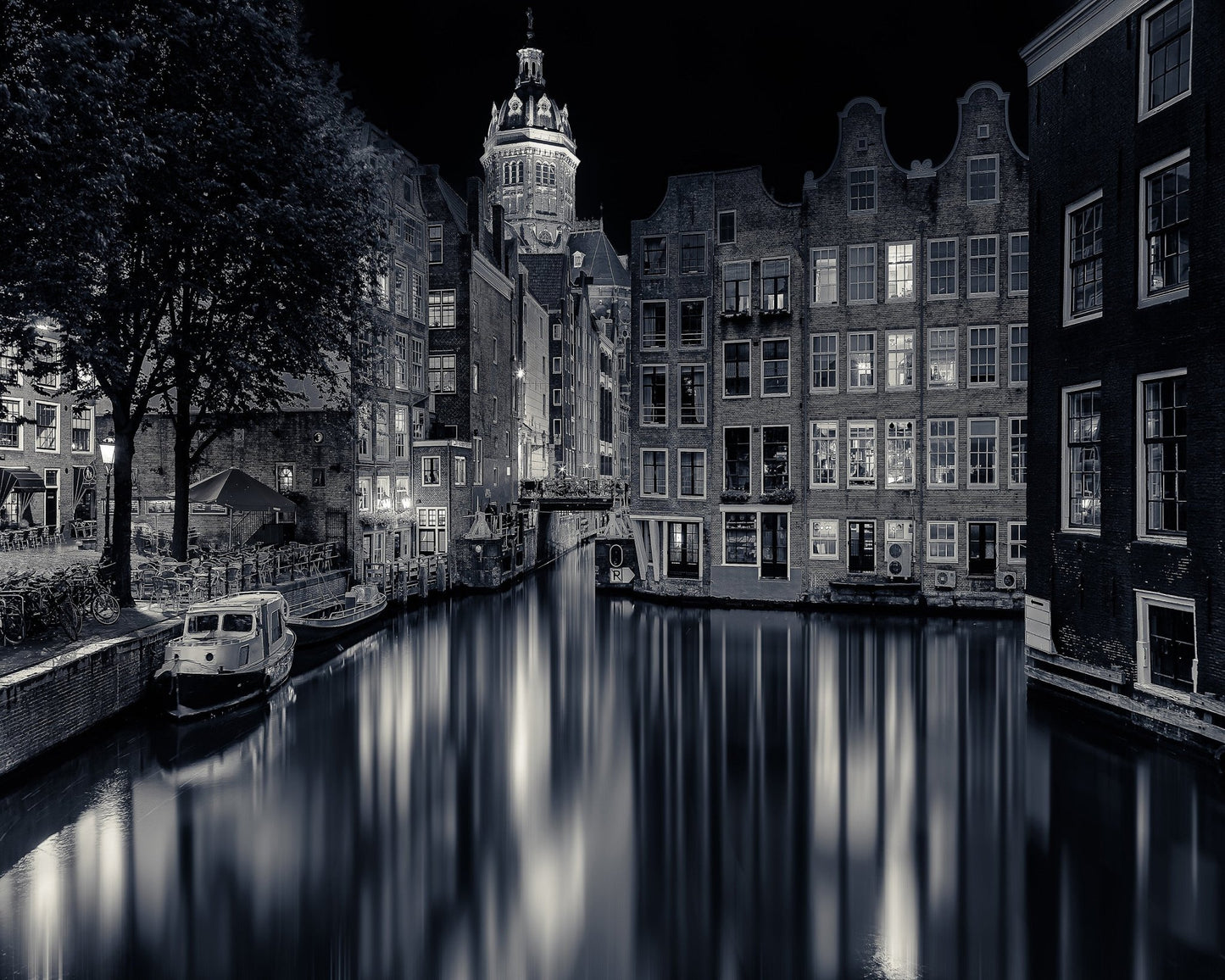 Oudezijds Voorburgwal Channel