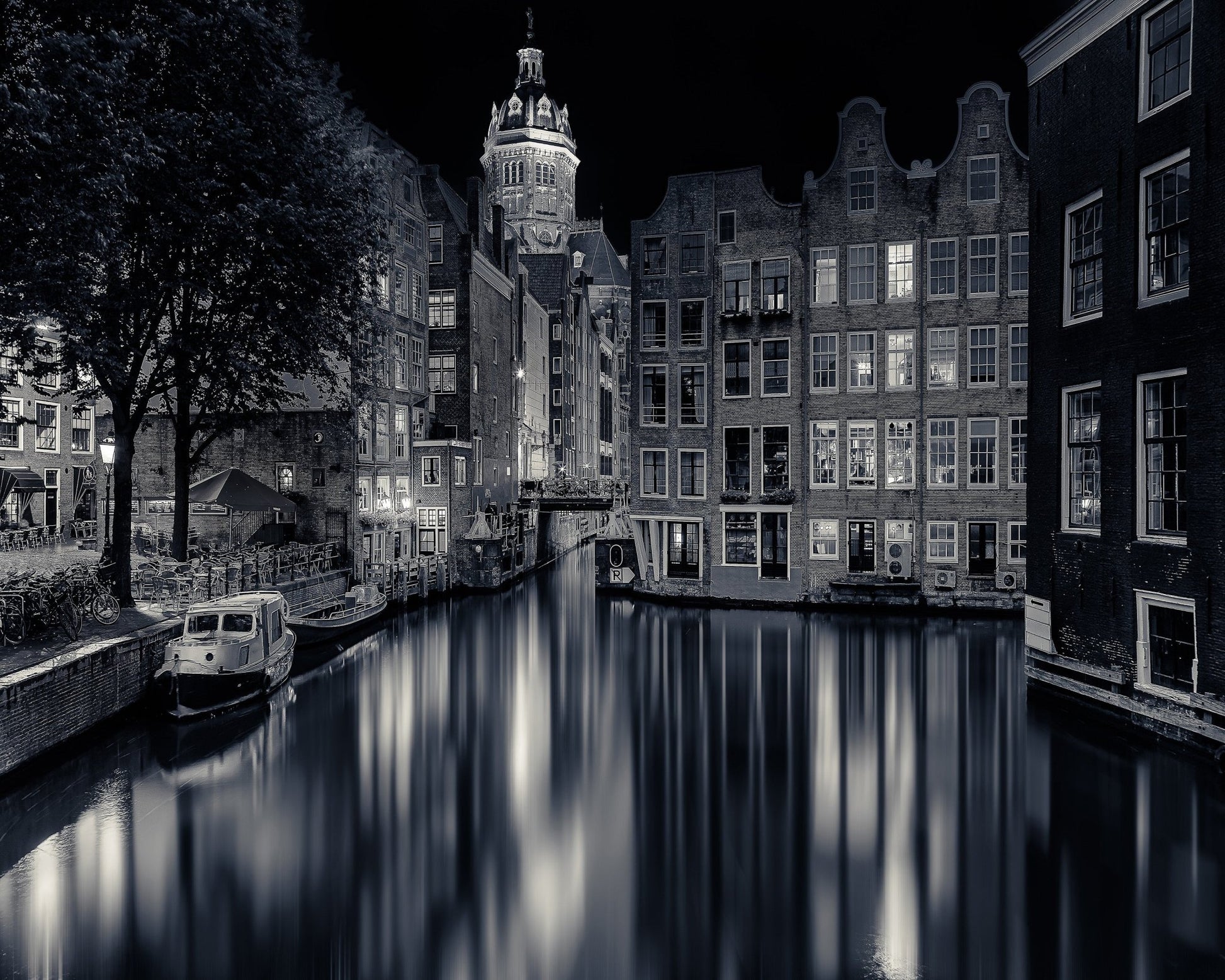 Oudezijds Voorburgwal Channel
