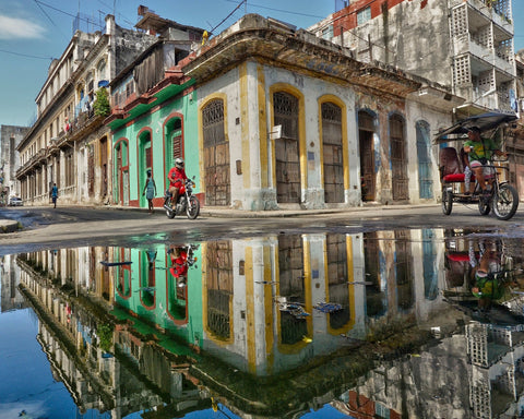 Reflection In Havana