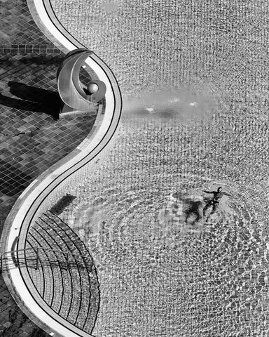 Monochrome Drift