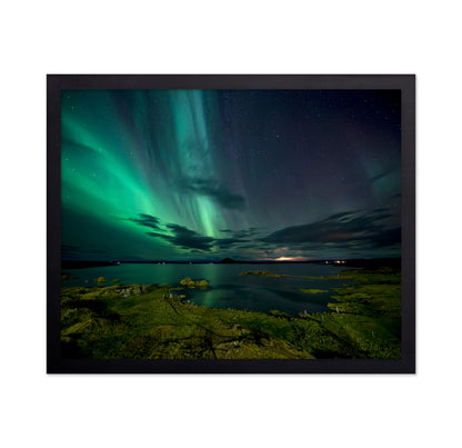 Aurora Borealis Over Lake M�vatn