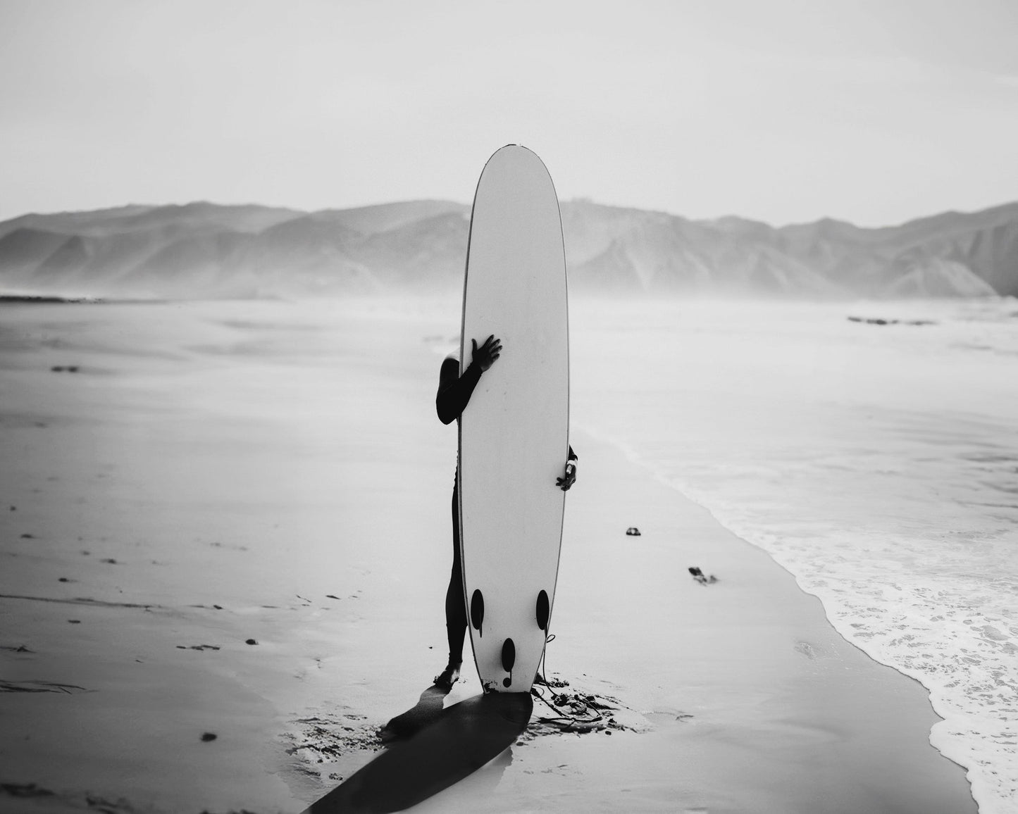 Hiding with Surfboard