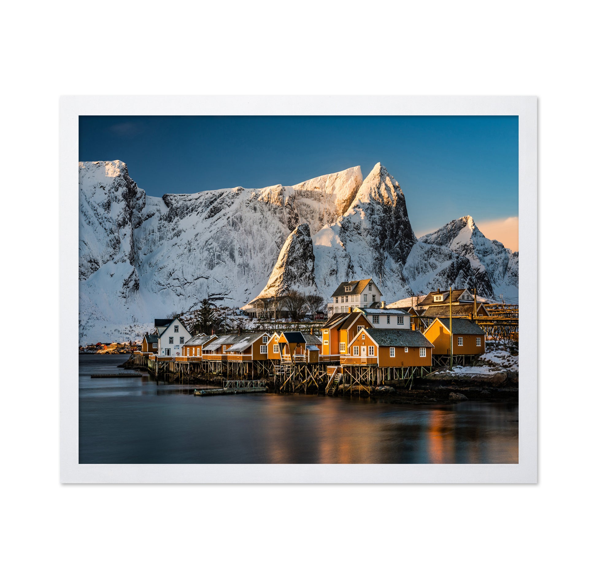 Sakris�y Arctic Fishing Village