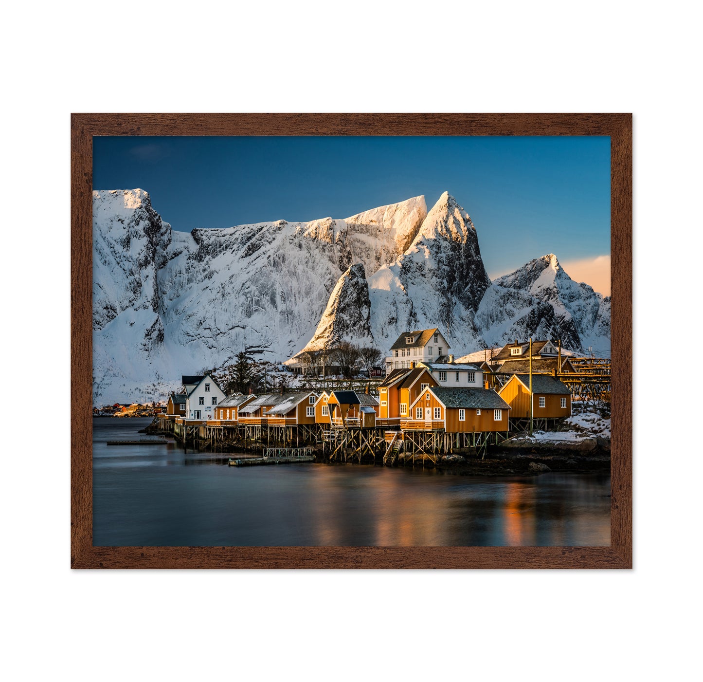 Sakris�y Arctic Fishing Village