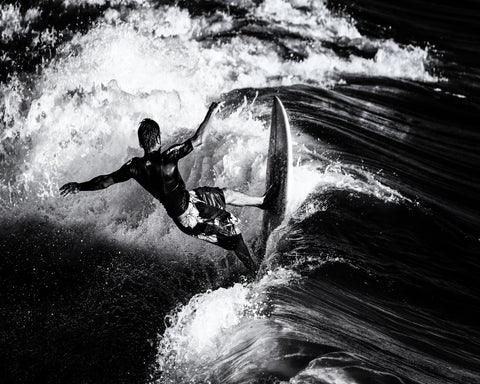Surf Wave Cutback