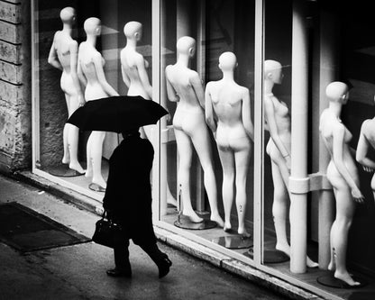Mannequin Window Walk
