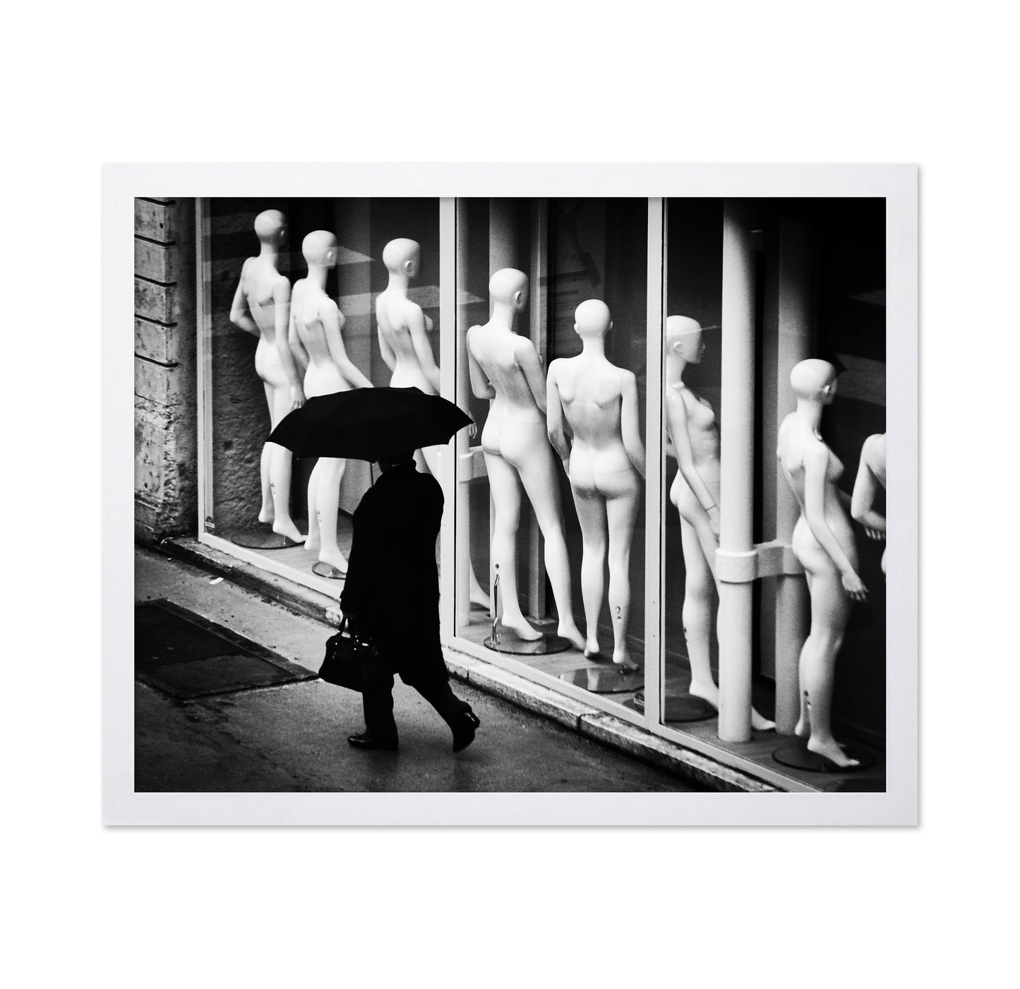 Mannequin Window Walk