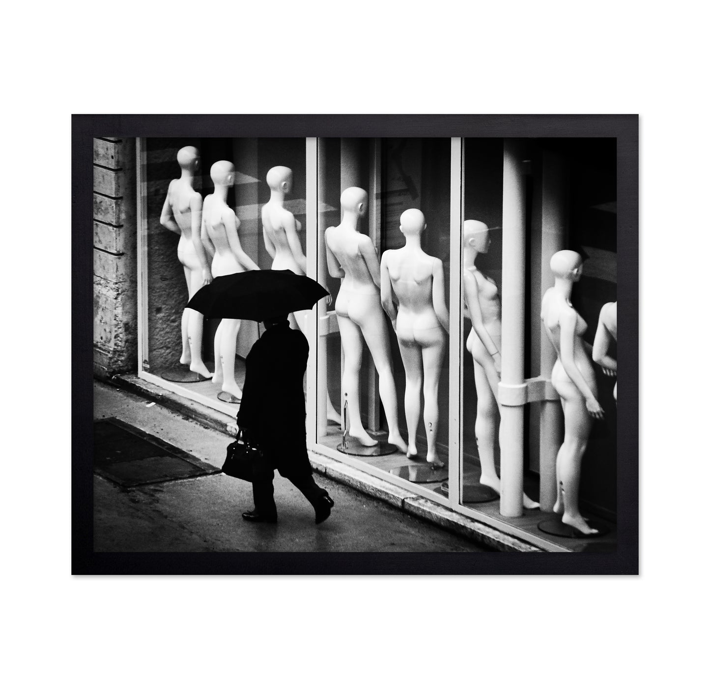 Mannequin Window Walk