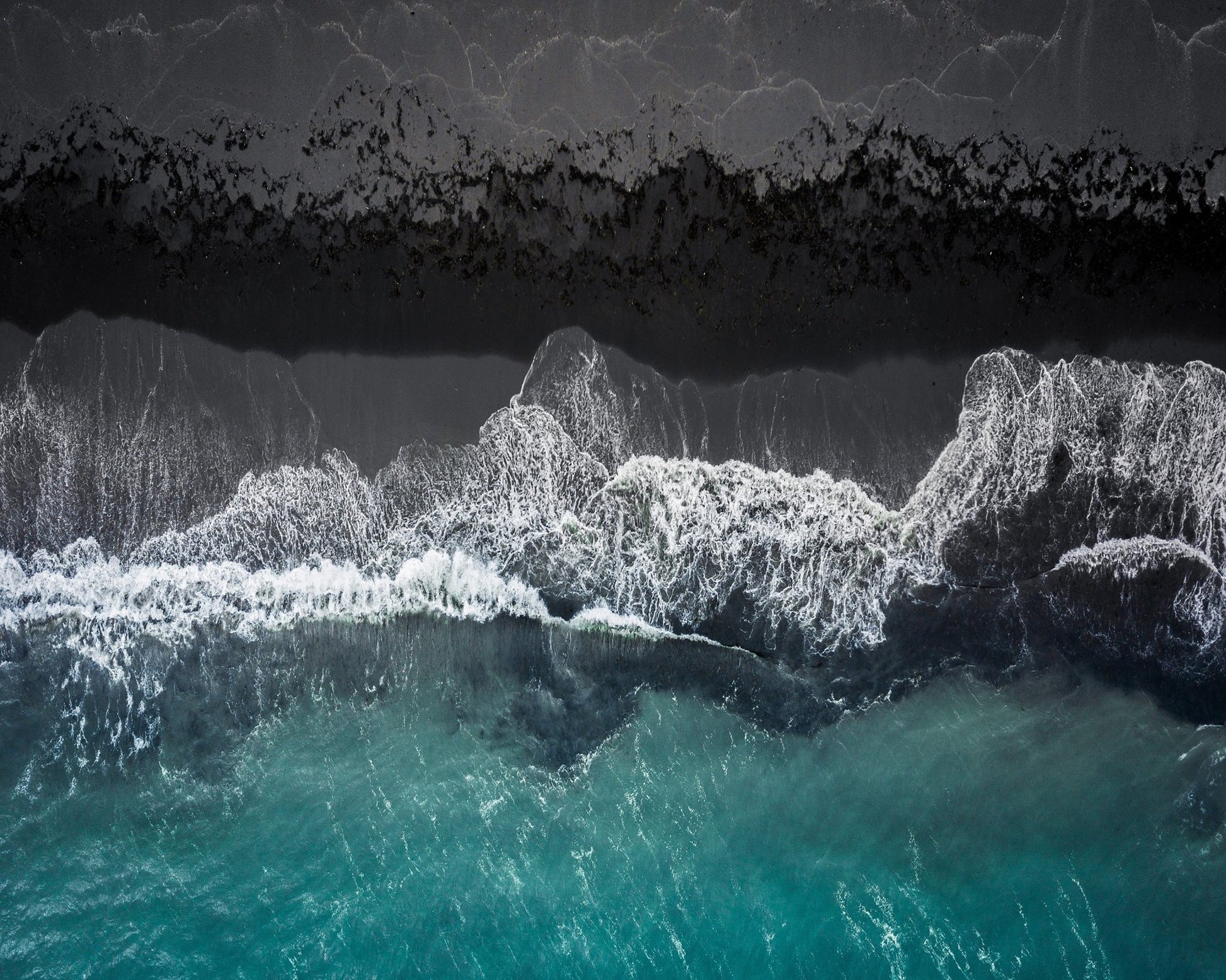 Black Sand Waves