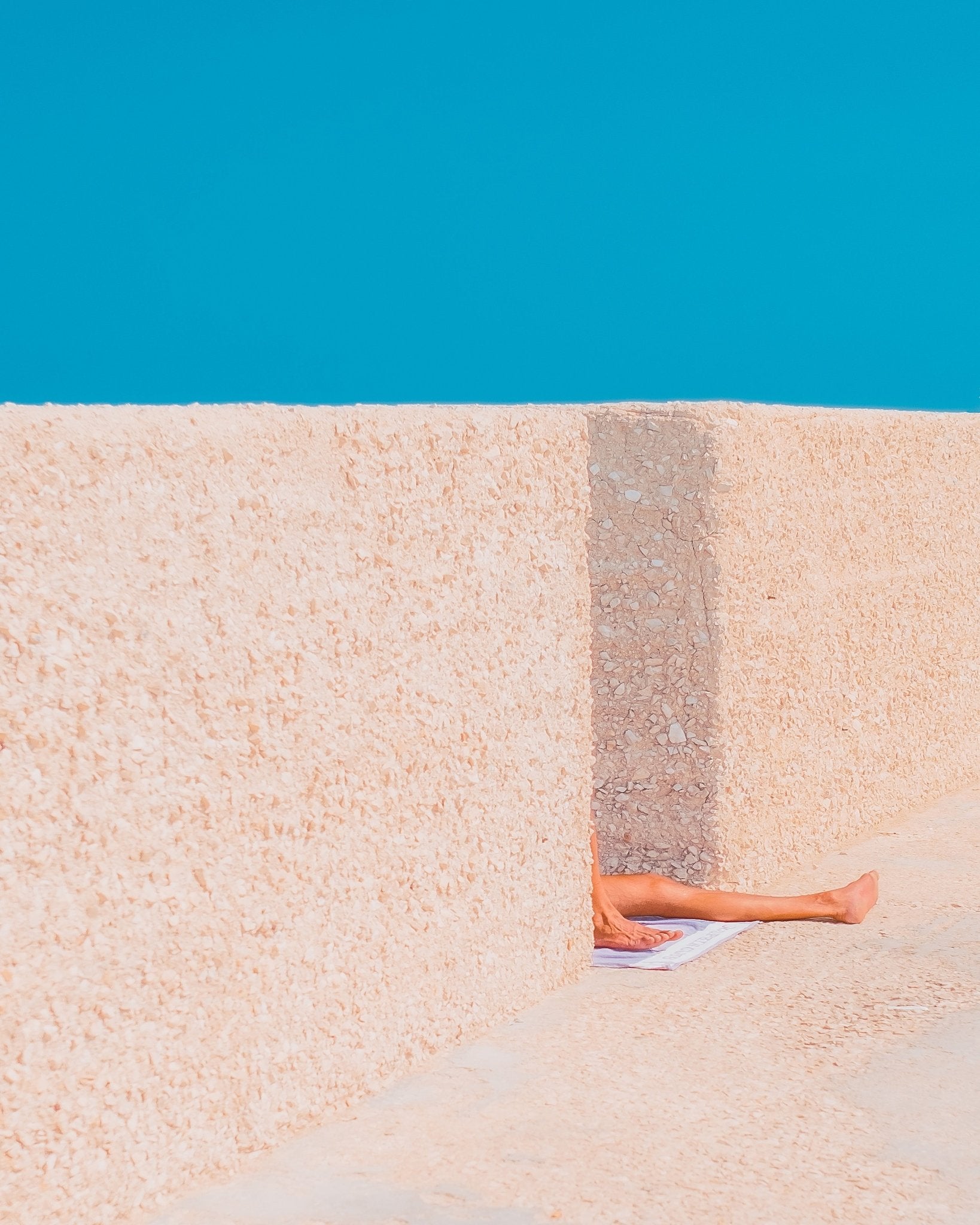 Minimal Sunbathing Legs