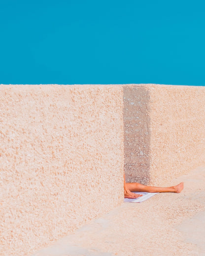 Minimal Sunbathing Legs