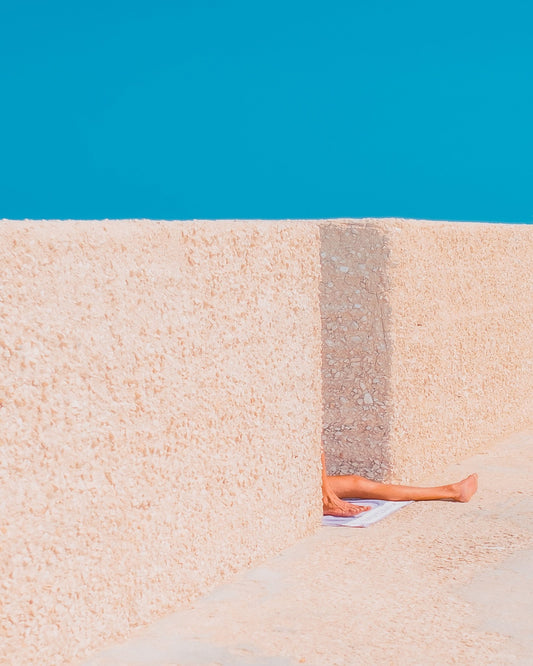 Minimal Sunbathing Legs