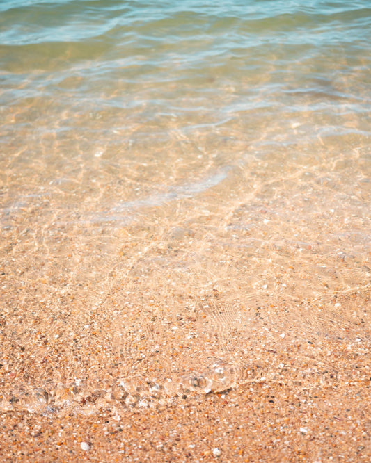 Clear Shoreline Waves