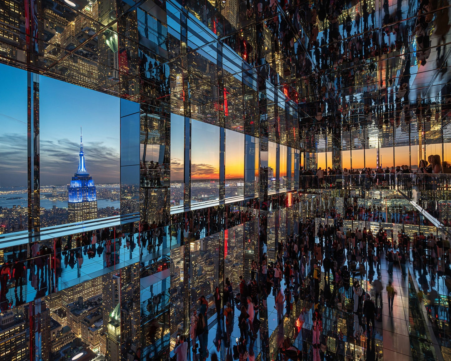 Skyline Mirror Room