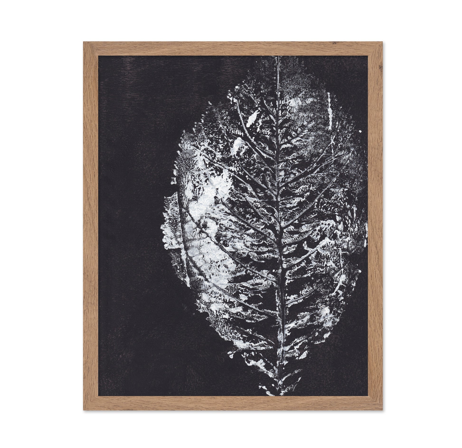 Monochrome Leaf