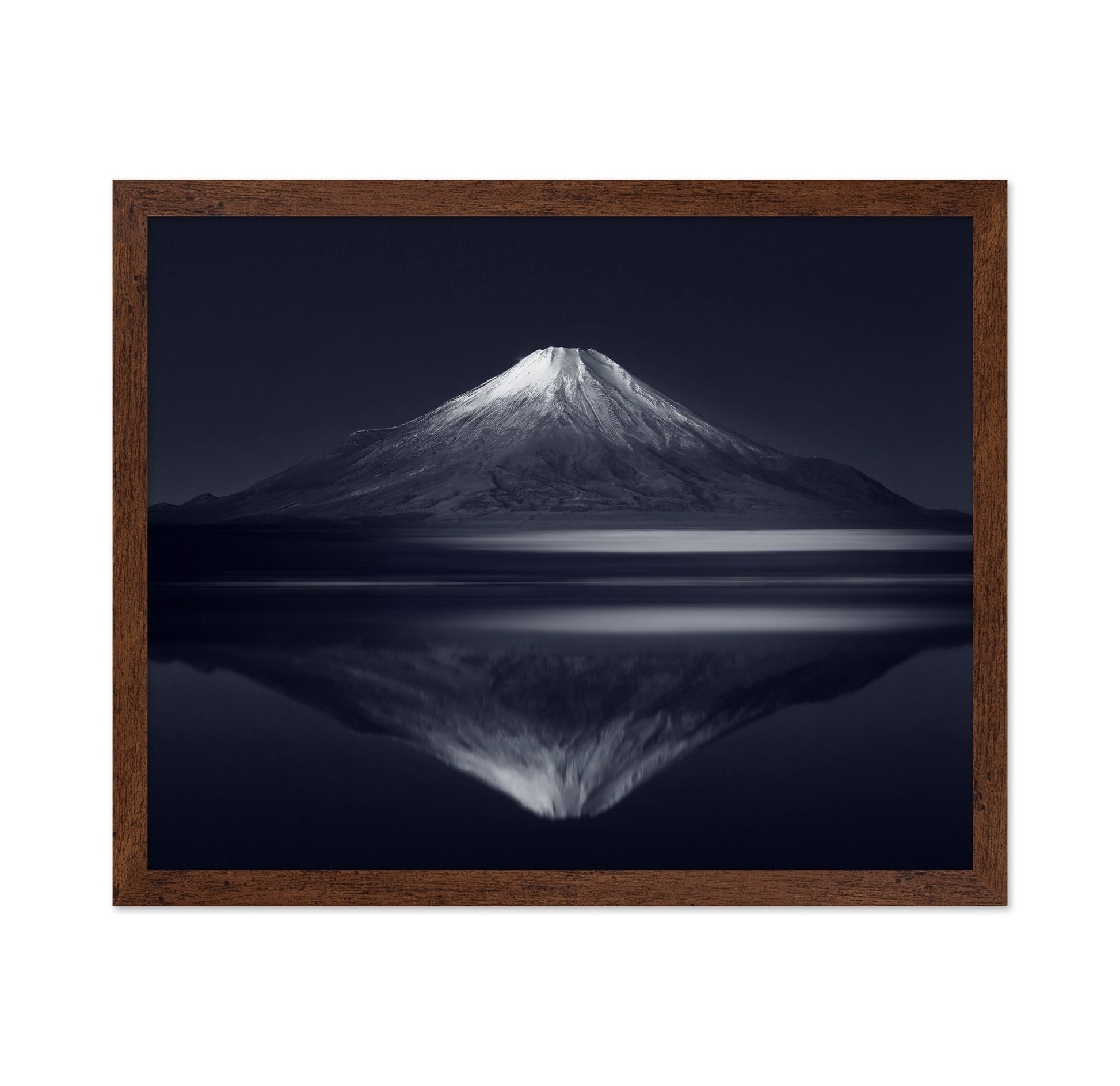 Minimal Mountain Reflection