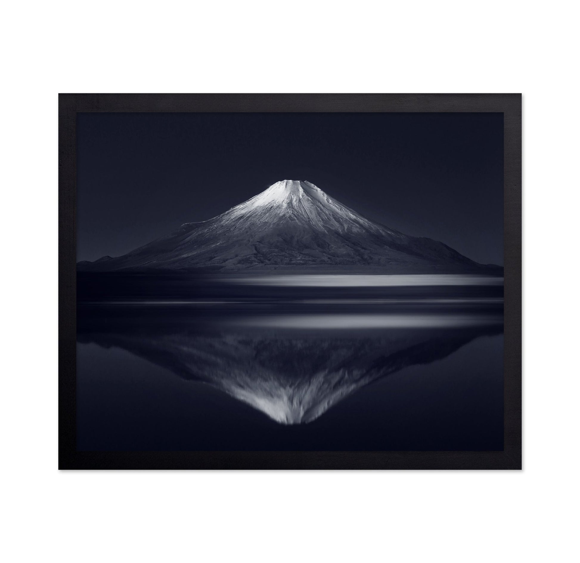 Minimal Mountain Reflection