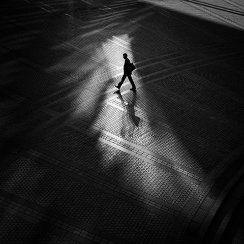 Grid Shadow Walker