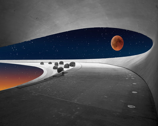 Moonlit Curved Horizon
