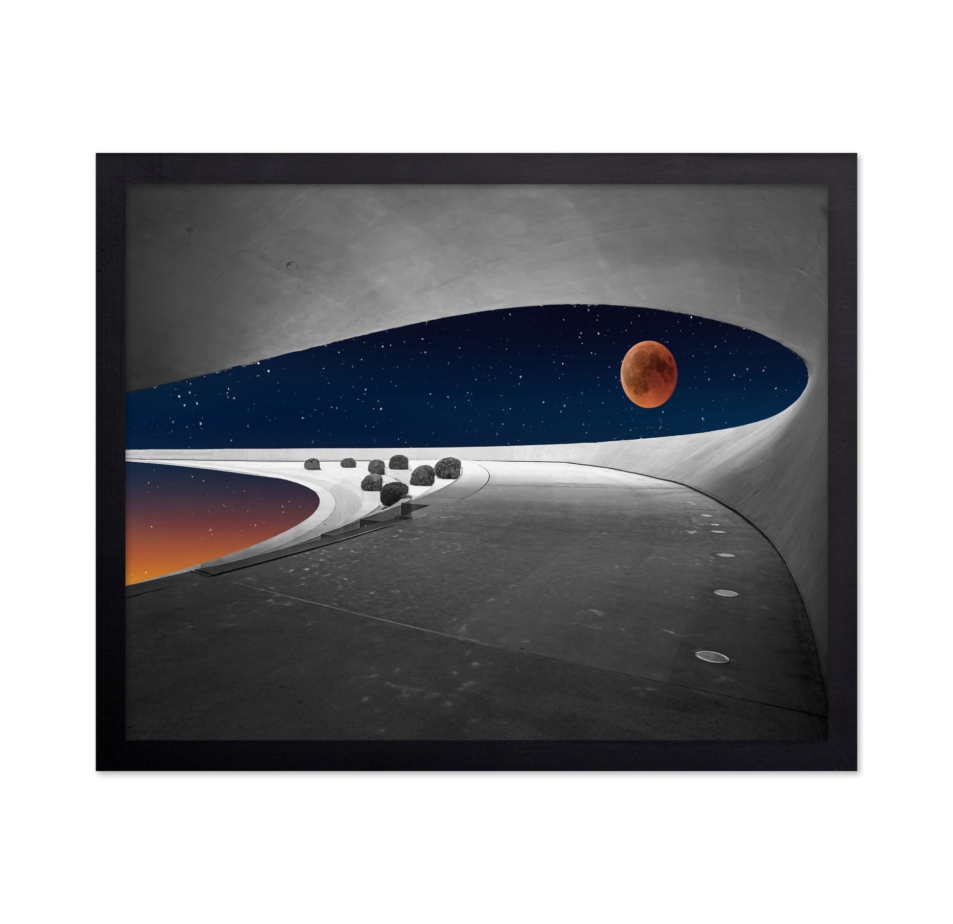 Moonlit Curved Horizon