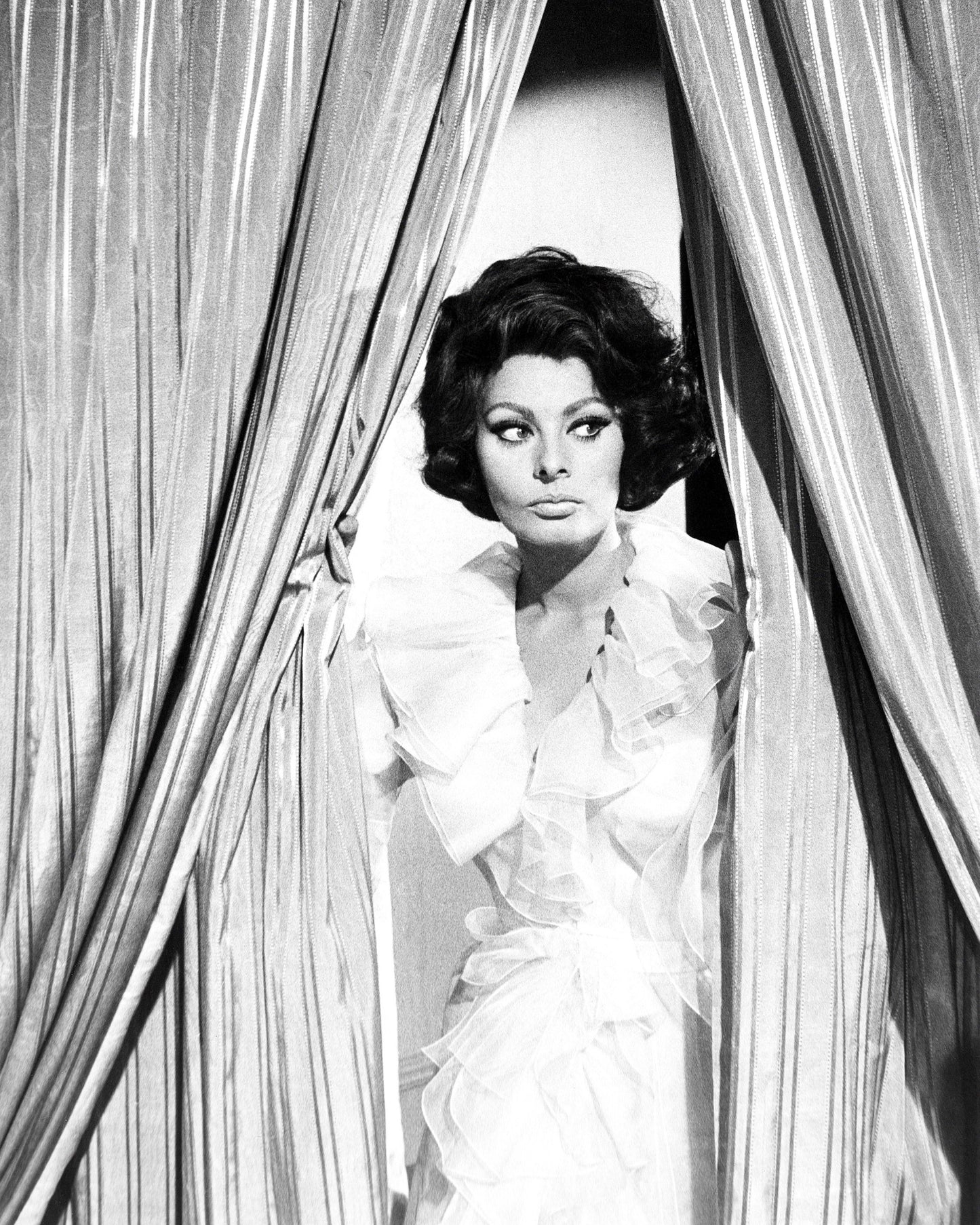 Arabesque 1966 Sophia Loren No11