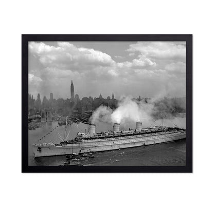 Queen Mary New York Harbor 1945