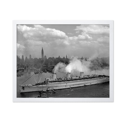 Queen Mary New York Harbor 1945