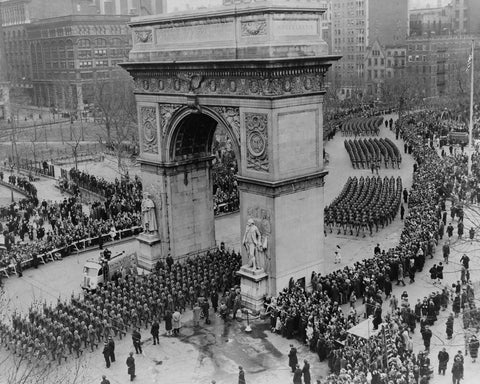 New York Washington Square Arch 1946