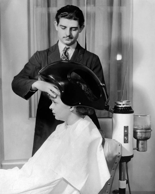 Fifth Avenue Salon 1937 No2