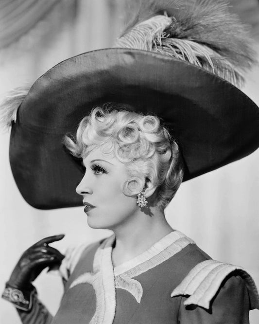 Every Days A Holiday 1937 Mae West