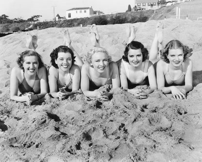 Beach Friends 1930s