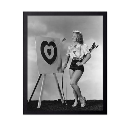 Bull's Eye Pinup Scene